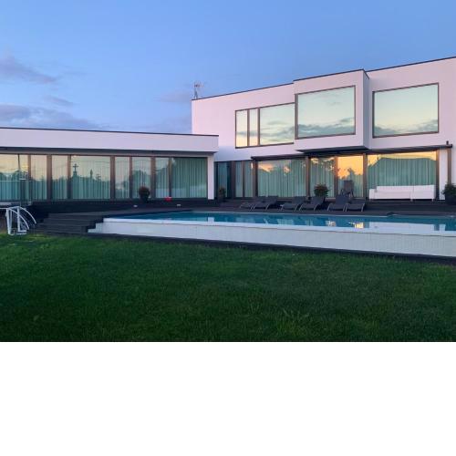Pomba House