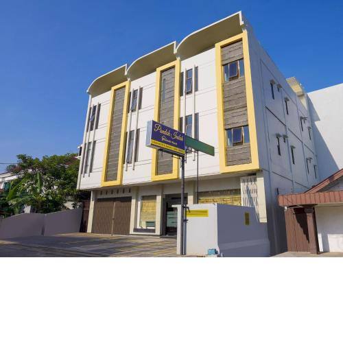 Pondok Indah Guest House by ecommerceloka