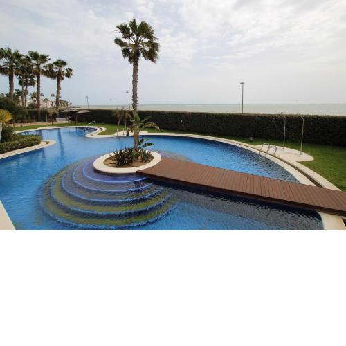 Pool & Terrace Apartment by Rental Olé