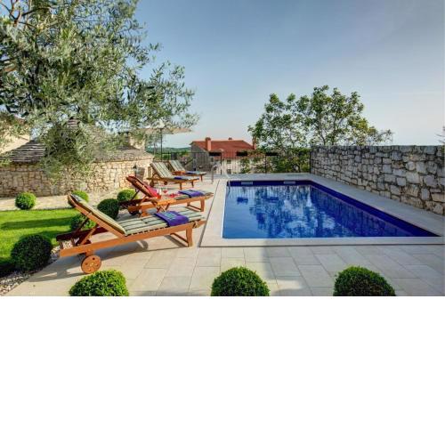 Poolincluded - Villa Adriana