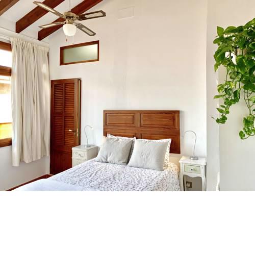 Poppy's Beach House - Cozy & Traditional