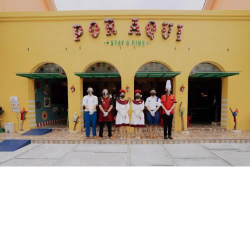 Por Aqui Stay & Dine