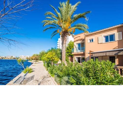 Port d'Alcudia Holiday Home Sleeps 3 with Air Con and WiFi