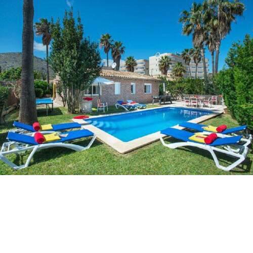 Port d'Alcudia Holiday Home Sleeps 6 with Pool and Air Con
