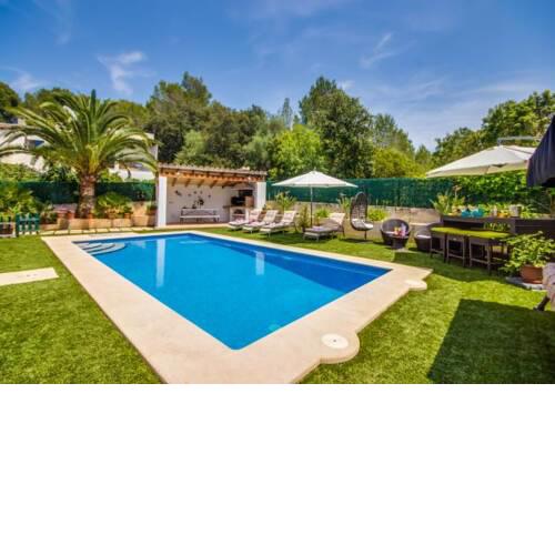 Port d'Alcudia Holiday Home Sleeps 9 with Pool Air Con and WiFi