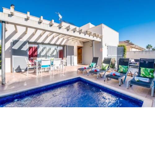 Port d'Alcudia Villa Sleeps 5 with Pool Air Con and WiFi