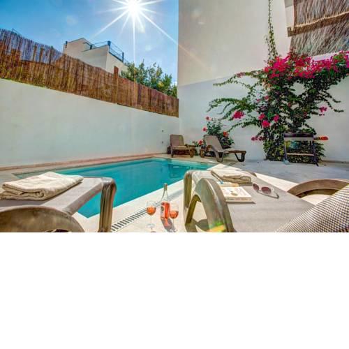 Port de Pollenca Villa Sleeps 6 WiFi