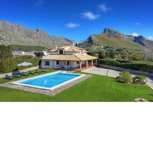 Port de Pollenca Villa Sleeps 6 with Pool Air Con and WiFi