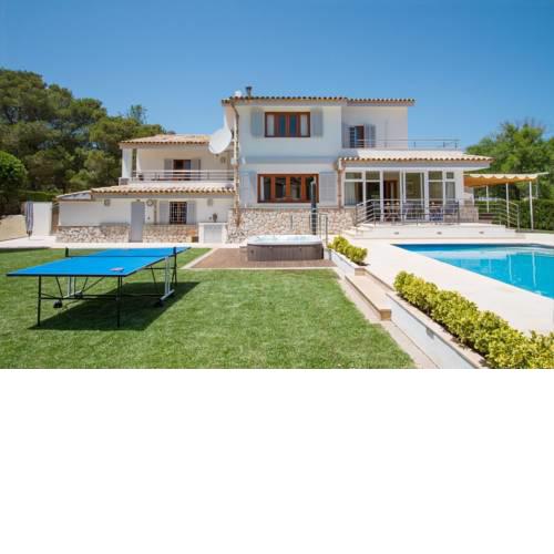 Port de Pollenca Villa Sleeps 8 Pool WiFi