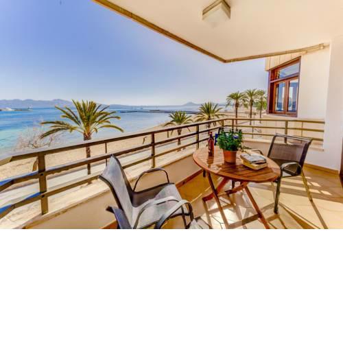 Port de Pollenca Villa Sleeps 8 with Air Con and WiFi