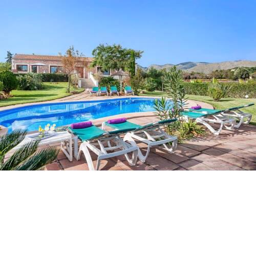 Port de Pollenca Villa Sleeps 8 with Pool Air Con and WiFi