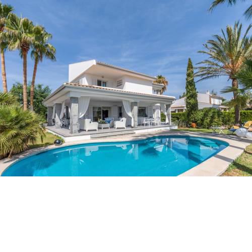 Port de Pollenca Villa Sleeps 8 with Pool Air Con and WiFi