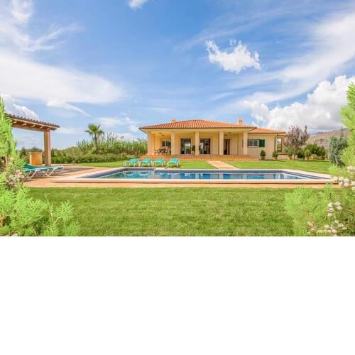 Port de Pollenca Villa Sleeps 8 with Pool Air Con and WiFi
