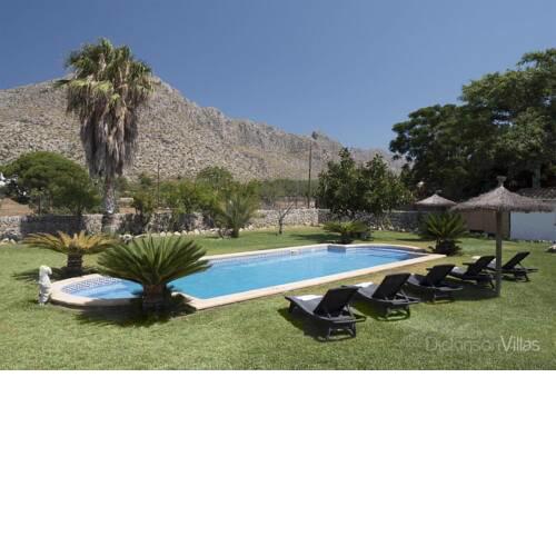 Port de Pollenca Villa Sleeps 8 with Pool and Air Con