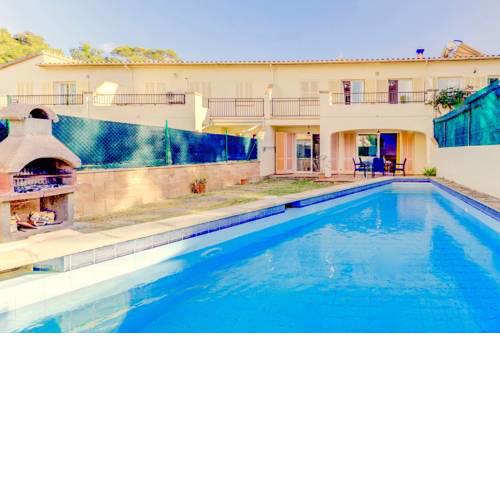 Port de Pollenca Villa Sleeps 8 with WiFi