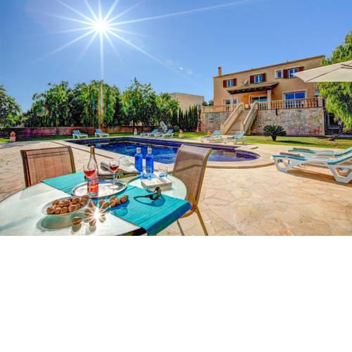 Portocolom Villa Sleeps 8