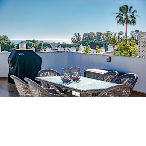 PP- Apartment with roof terrace close to the sea