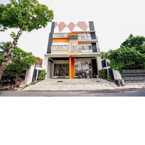 Pratisarawirya Guesthouse by ecommerceloka
