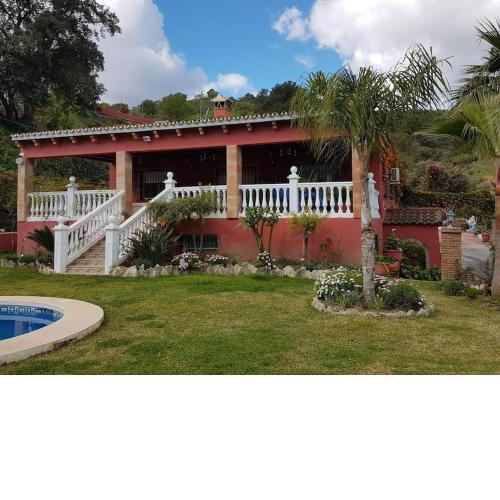 Preciosa casa con piscina y barbacoa