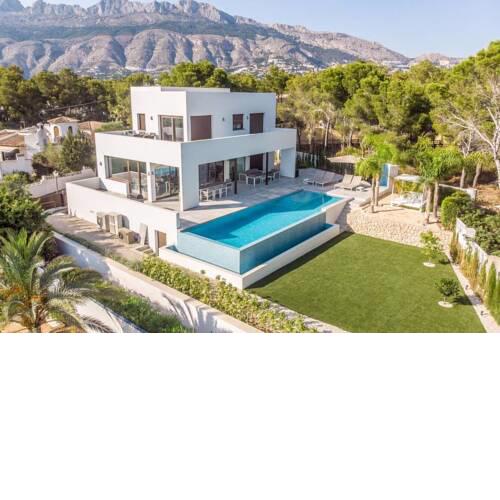 Preciosa Villa con vista al mar y montañas
