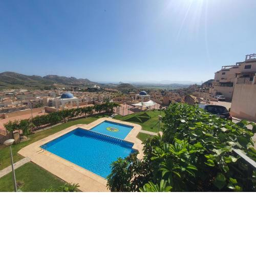 ***Preciosas vistas + piscina + parking***