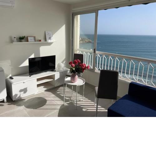 Precioso apartamento a estrenar en primera línea de playa