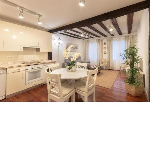 Precioso apartamento con Entrada autónoma en el Casco Viejo