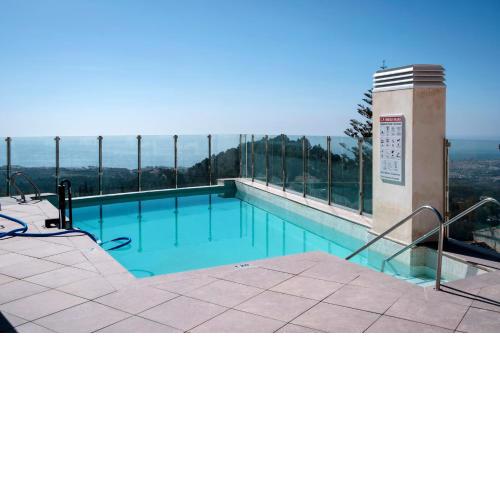 Precioso apartamento con piscina infinita y magníficas vistas