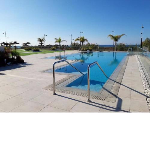 Precioso apartamento con piscina