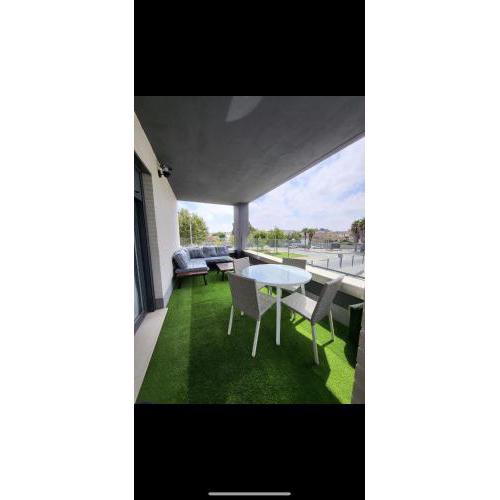 Precioso apartamento con piscina