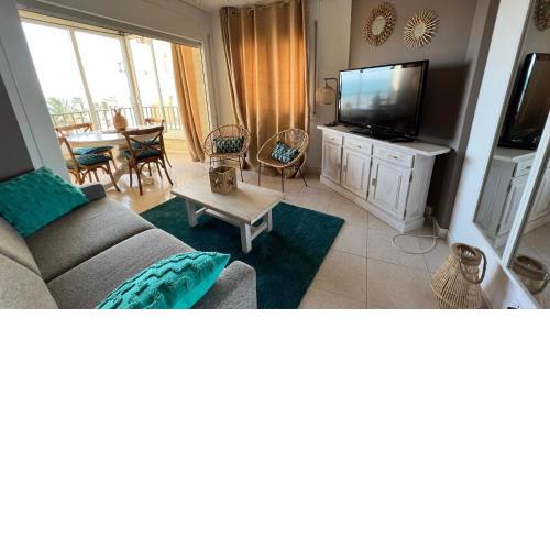 Precioso apartamento en Roses con vistas al mar y garaje