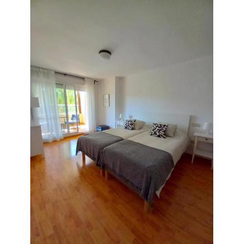 Precioso apartamento en Urbanización a 600 metros del mar