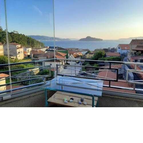 Precioso ático con terraza y vistas al mar en Poio