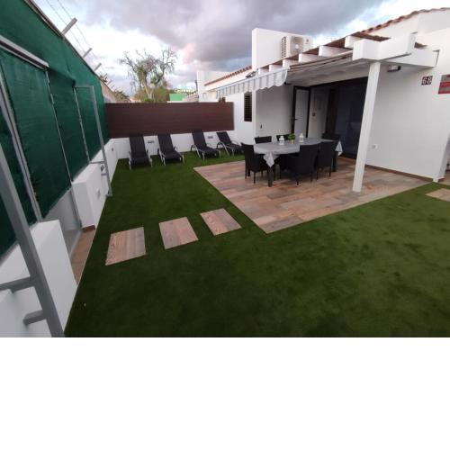 Precioso chalet adosado con gran terraza y jardín