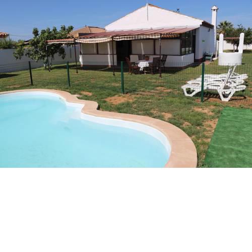 Precioso chalet con piscina y jardín