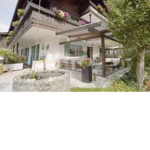 Premium Seeblick Apartment mit Frühstück, Sauna & Naturpool
