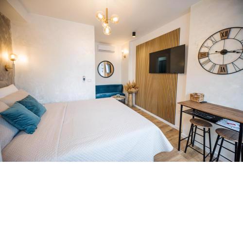 Premium Studio Apartment with Terrace