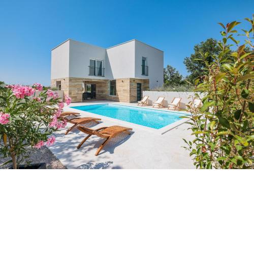 Premium Villa Vesna with Pool & Sauna