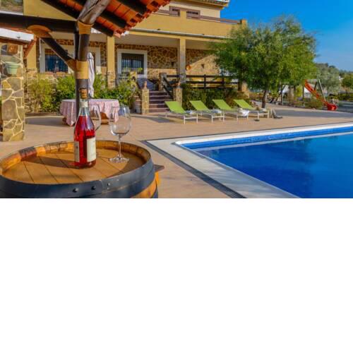 Pretty villa with views over the mountains in Granada province
