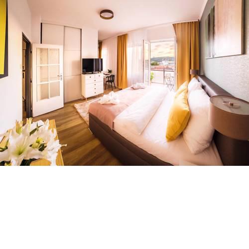 Pretty Woman's Studio with TERRACE & Air Condition