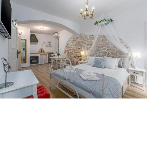 Primavera Deluxe studio apartment