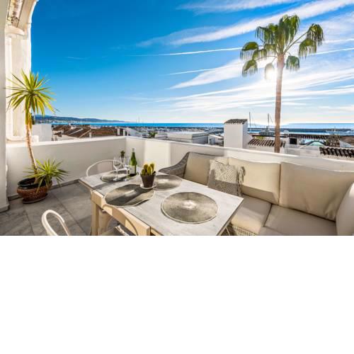 Prime Views - Designer Penthouse in Puerto Banus