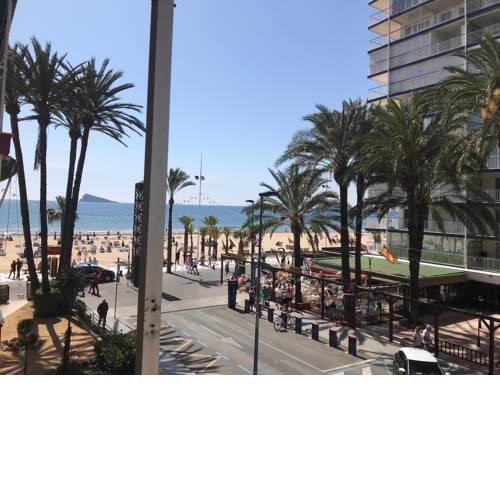 PRIMERA LÍNEA DE PLAYA LEVANTE BENIDORM