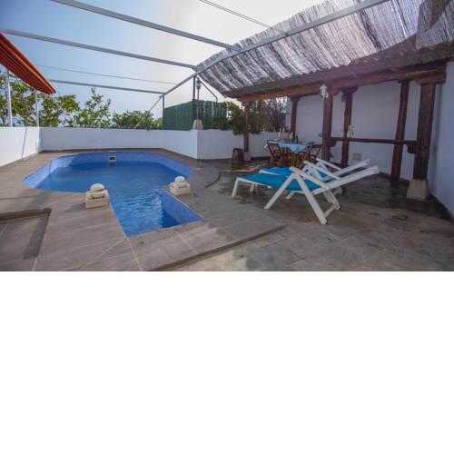 Private amazing villa with pool, forest and very close beach