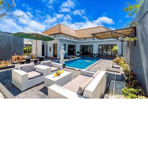 Private and Spacious 3 Bedroom plus 1 kids bedroom Family Villa in Legian