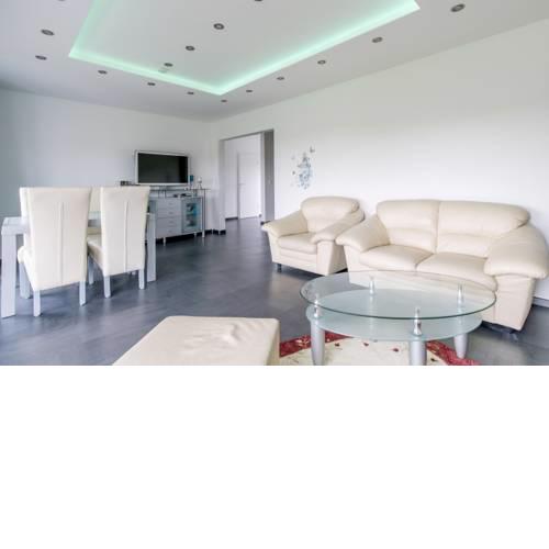 Private House Best Hain (5553)