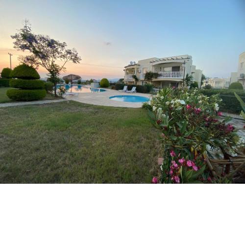 Private House with Pool and Garden in Mugla