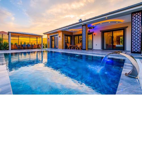 Private Pool Villa with Jacuzzi for 4 People in Muğla, Fethiye - AWZ 214