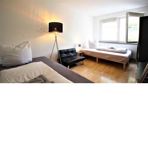 Private Room-Vineyards and City