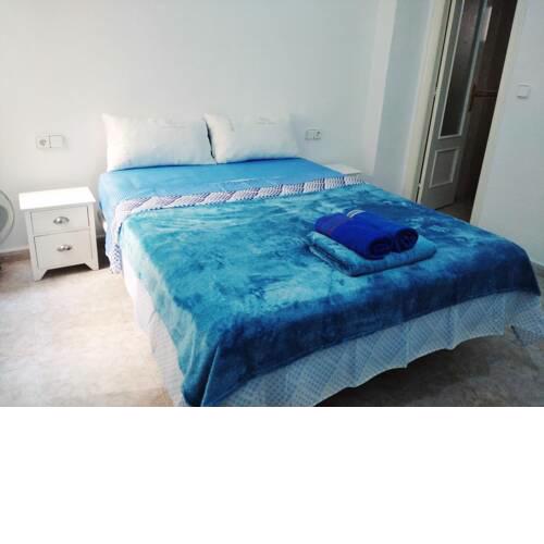 Private room with a window near Alacant-Terminal, wifi